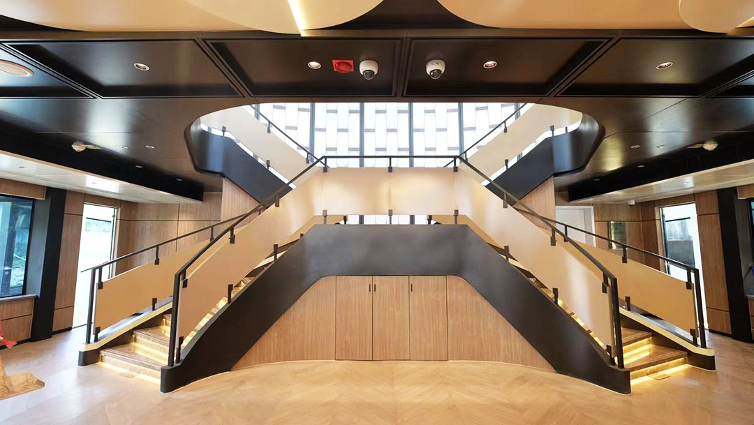 174dee0c-a9bc-4627-a955-790155659770_1