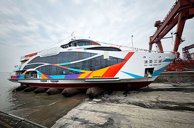上海黄浦江新型游船“浦晏江斓”号12号顺利吉水